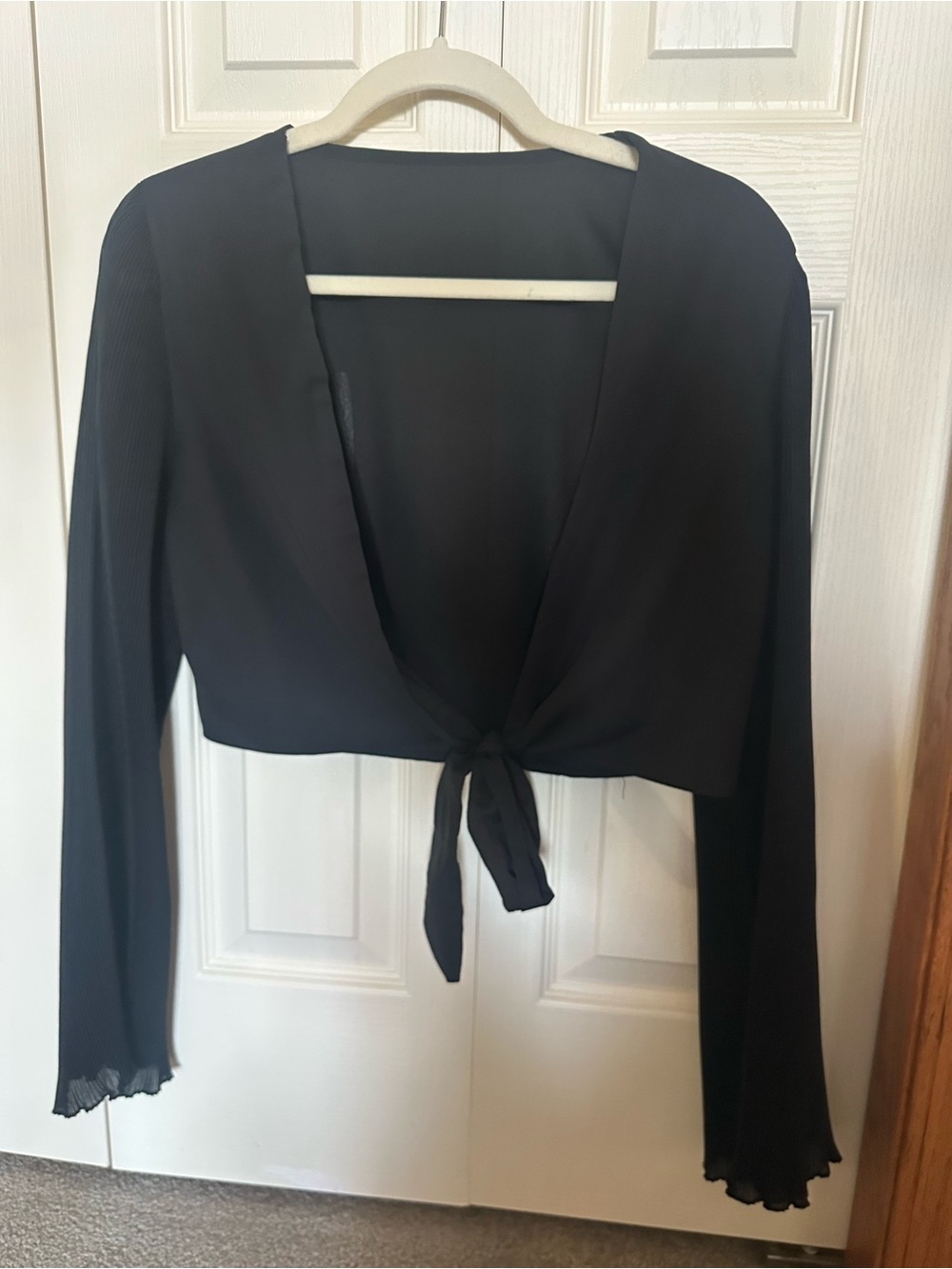 Women's Black Tie-Front Long Sleeve Crop Top/Cardigan
